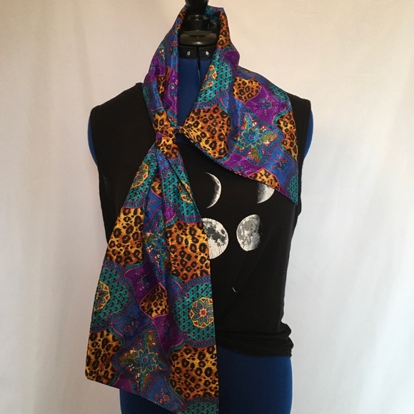 TWO Vintage Silky 80’s Scarves - Picture 11 of 16